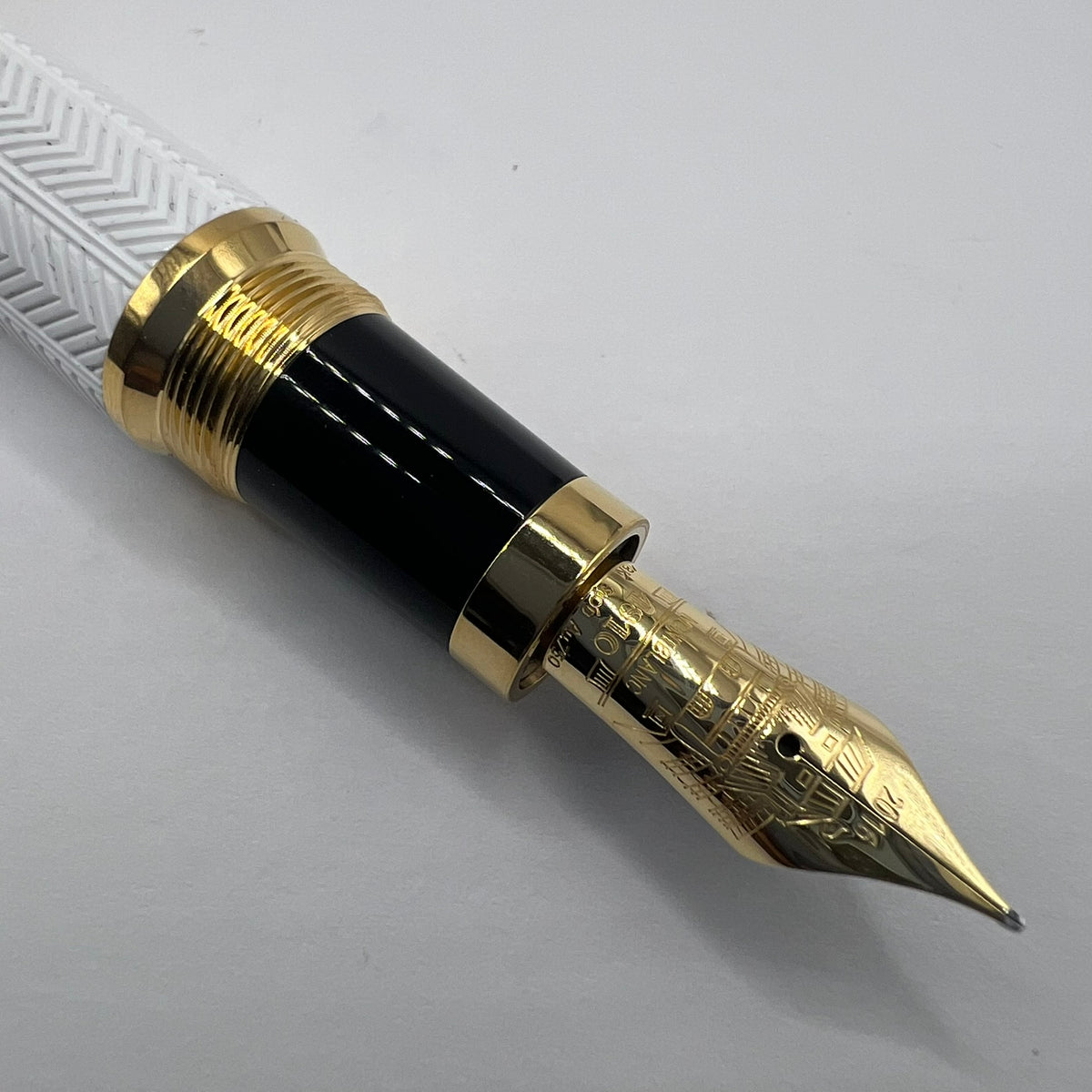 Montblanc William Shakespeare Writer Series Limited Edition Fountain Pen  - Fine 18kt Gold Nib