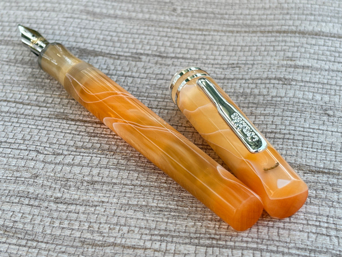 Conklin Ohio Peach and Cream Gold Nib 14k 585 Broad - Fountain Pen