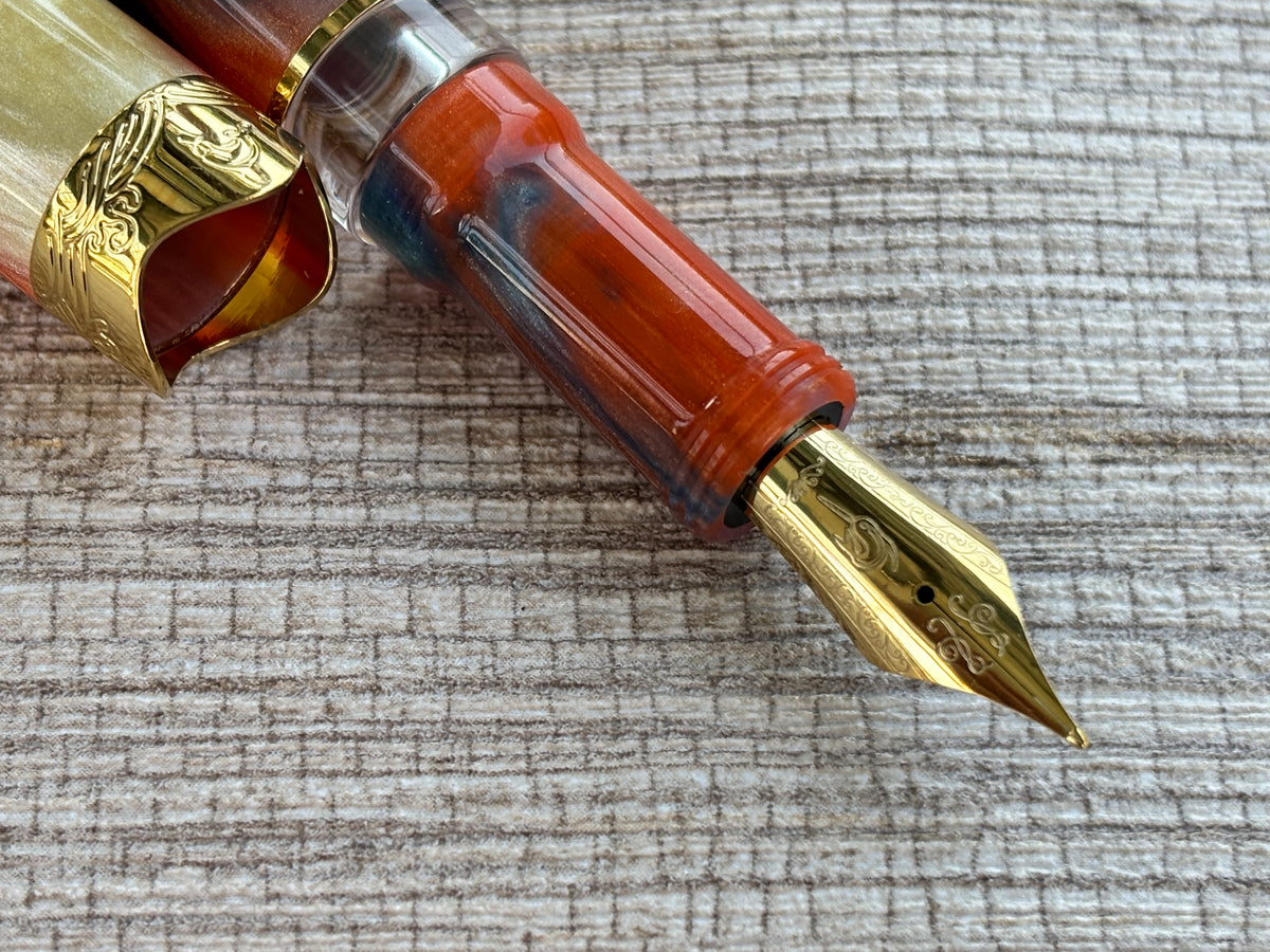 Nahvalur Horizon Dusk Gold Trim - Fountain Pen
