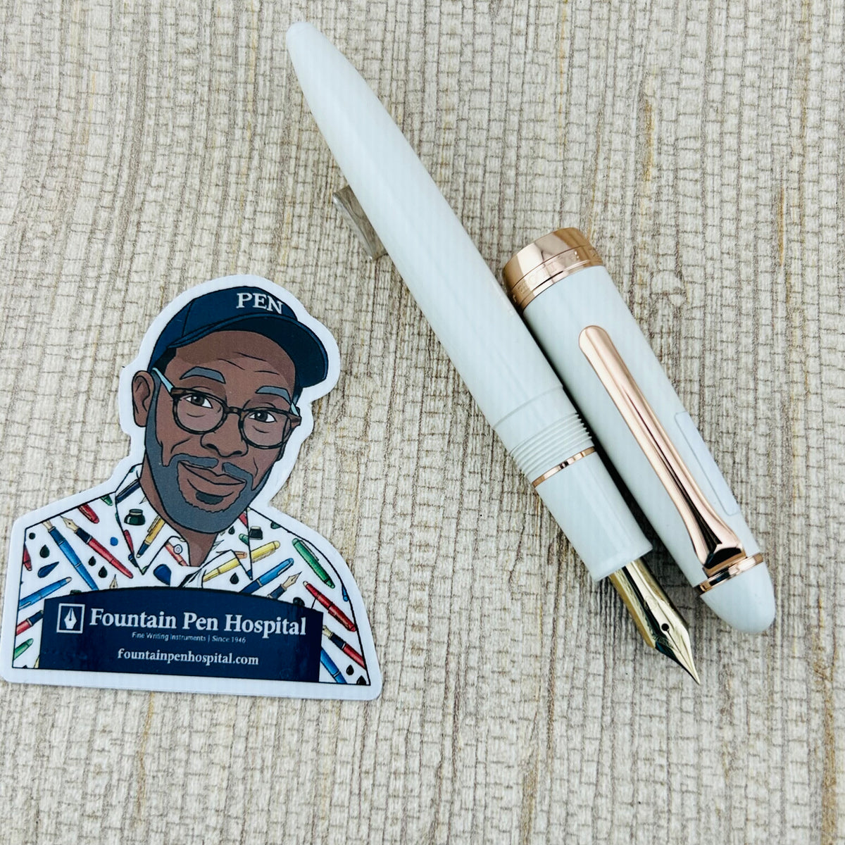 Sailor Facine White with Pink/Rose Gold Trim - Fountain Pen