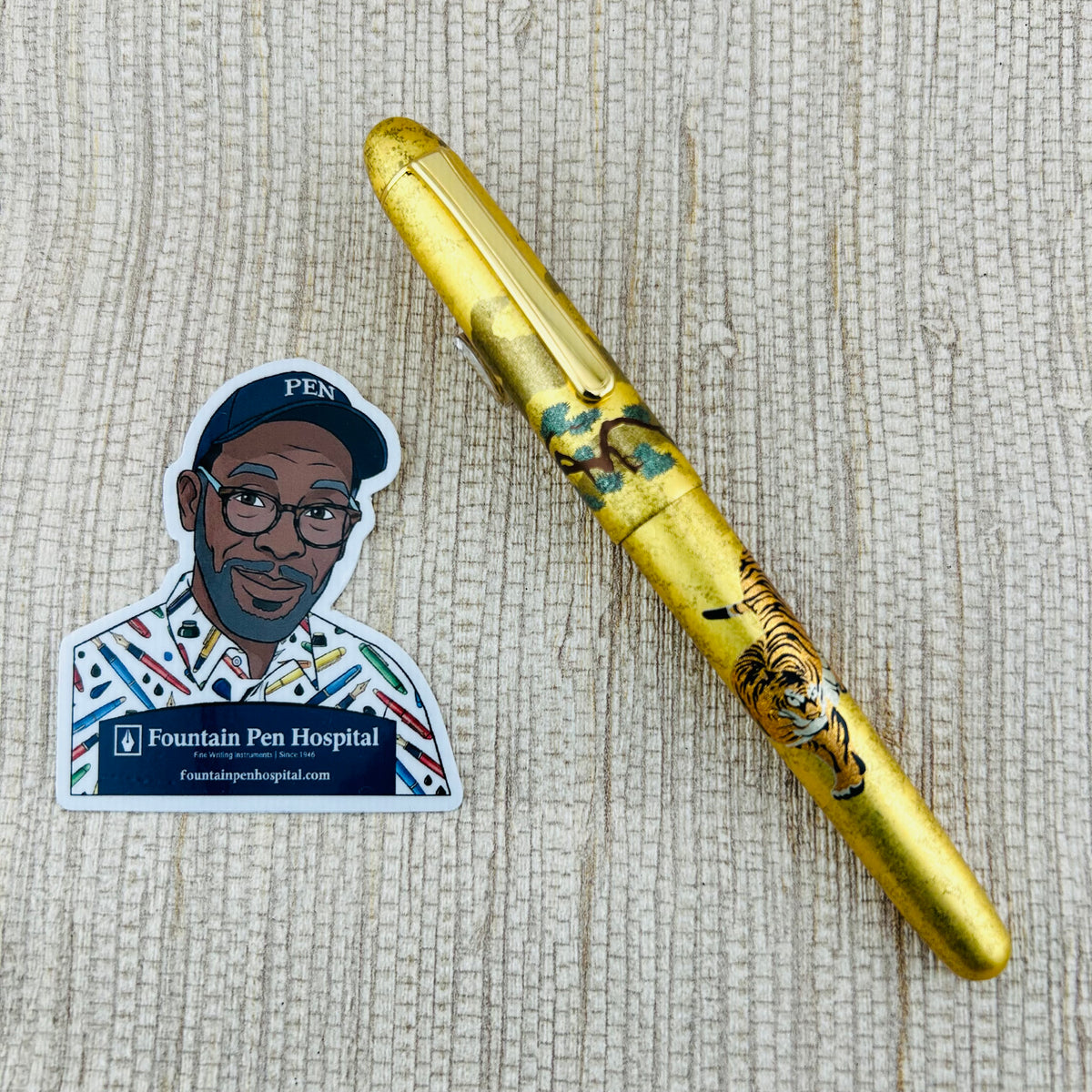 Platinum #3776 Century Kanazawa - Haku Matsu-Tora - Fountain Pen