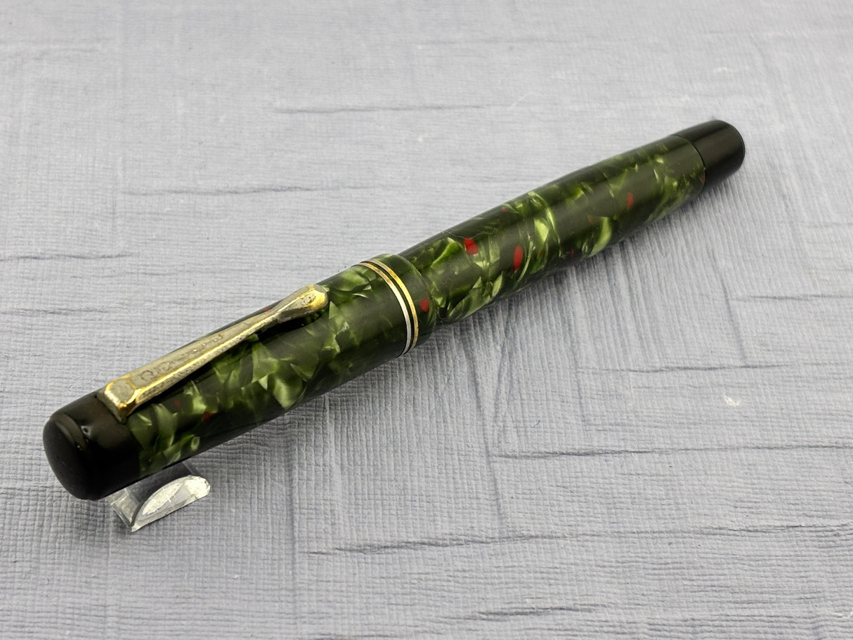 Tibaldi Giti ( imprint on the clip ) Green Celluloid - Rare Fountain Pen !