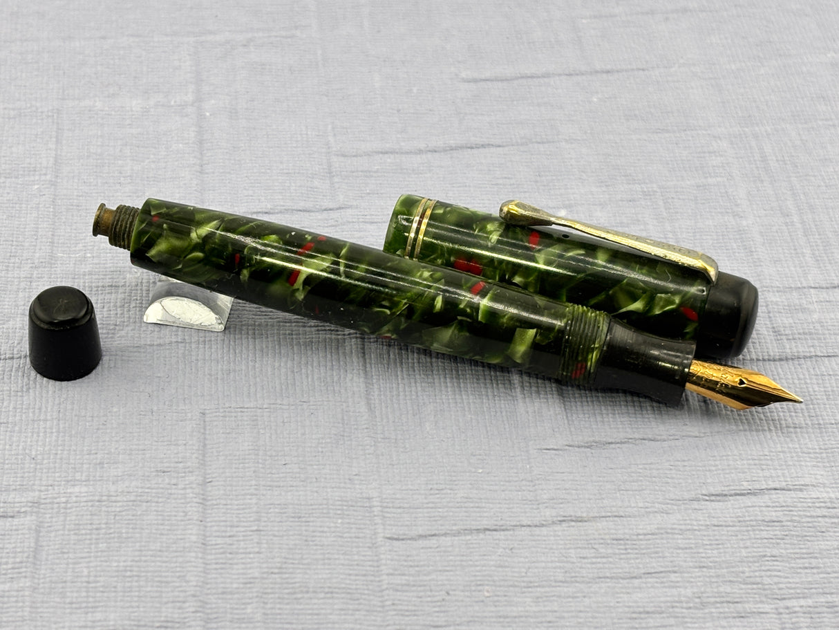 Tibaldi Giti ( imprint on the clip ) Green Celluloid - Rare Fountain Pen !