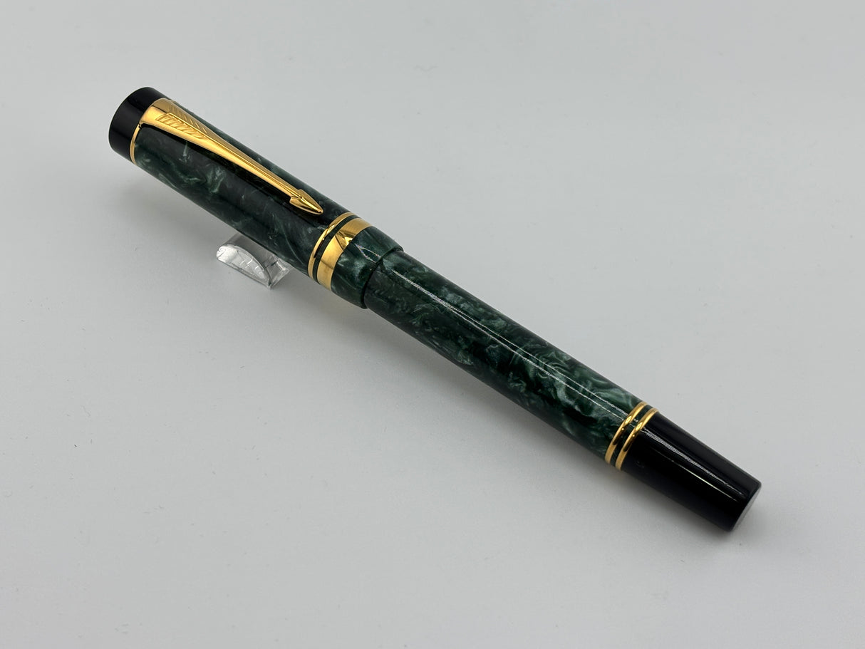 Parker International Duofold Green Marble Fountain Pen  - Fine 18kt Gold  Nib