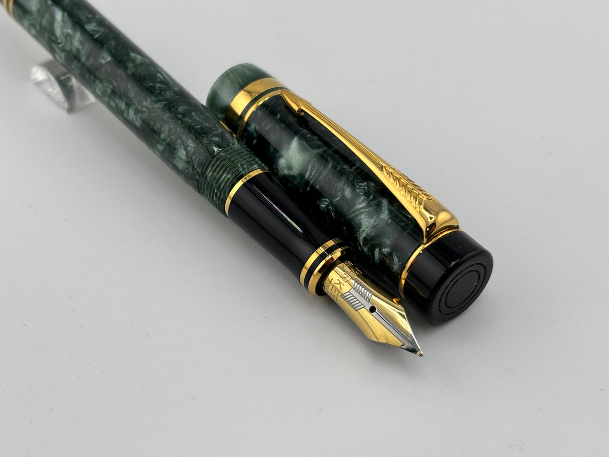 Parker International Duofold Green Marble Fountain Pen  - Fine 18kt Gold  Nib