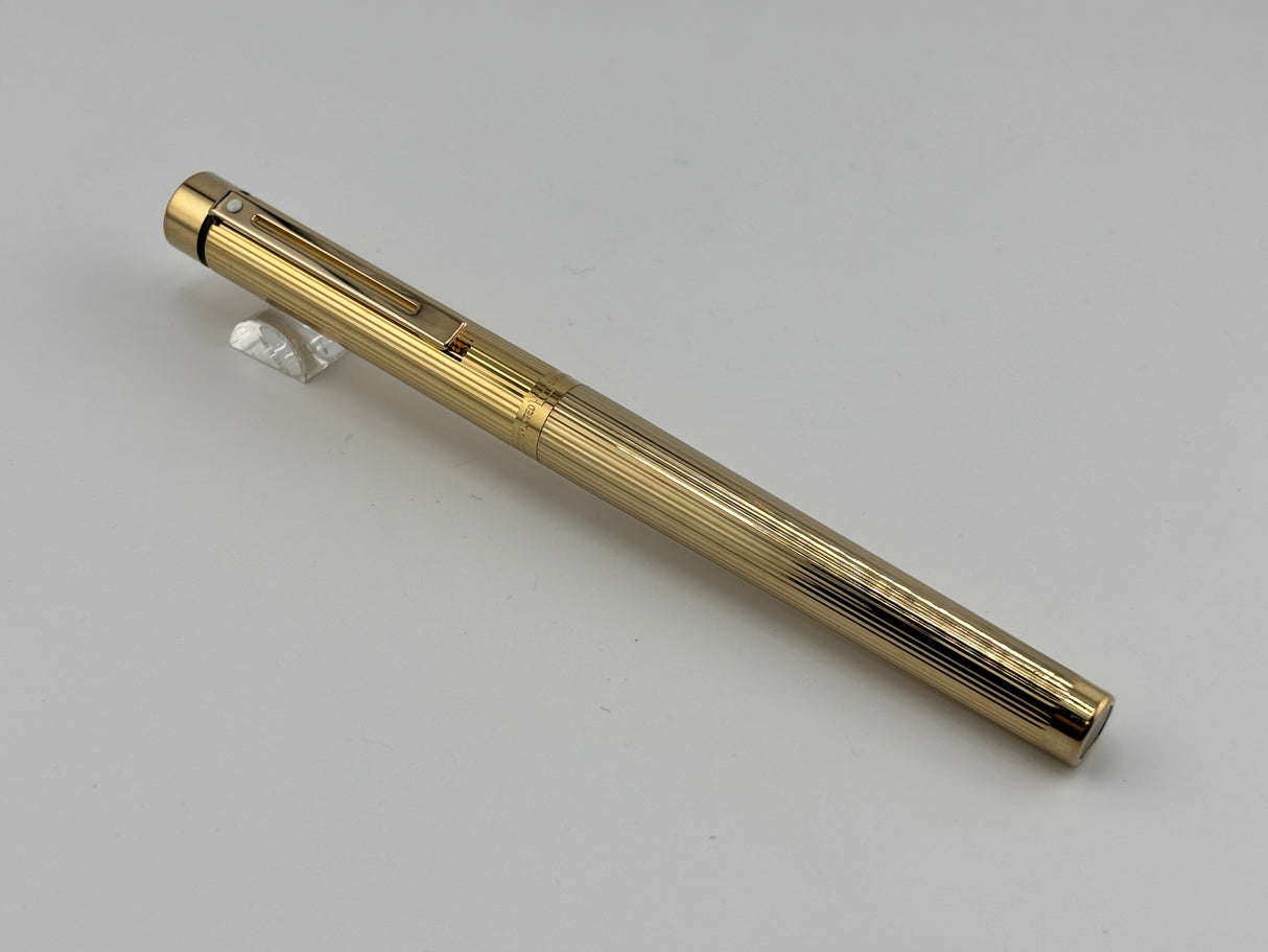 Sheaffer Full-Size Targa Gold-Plated Fluted Fountain Pen - Medium 14kt Gold Nib