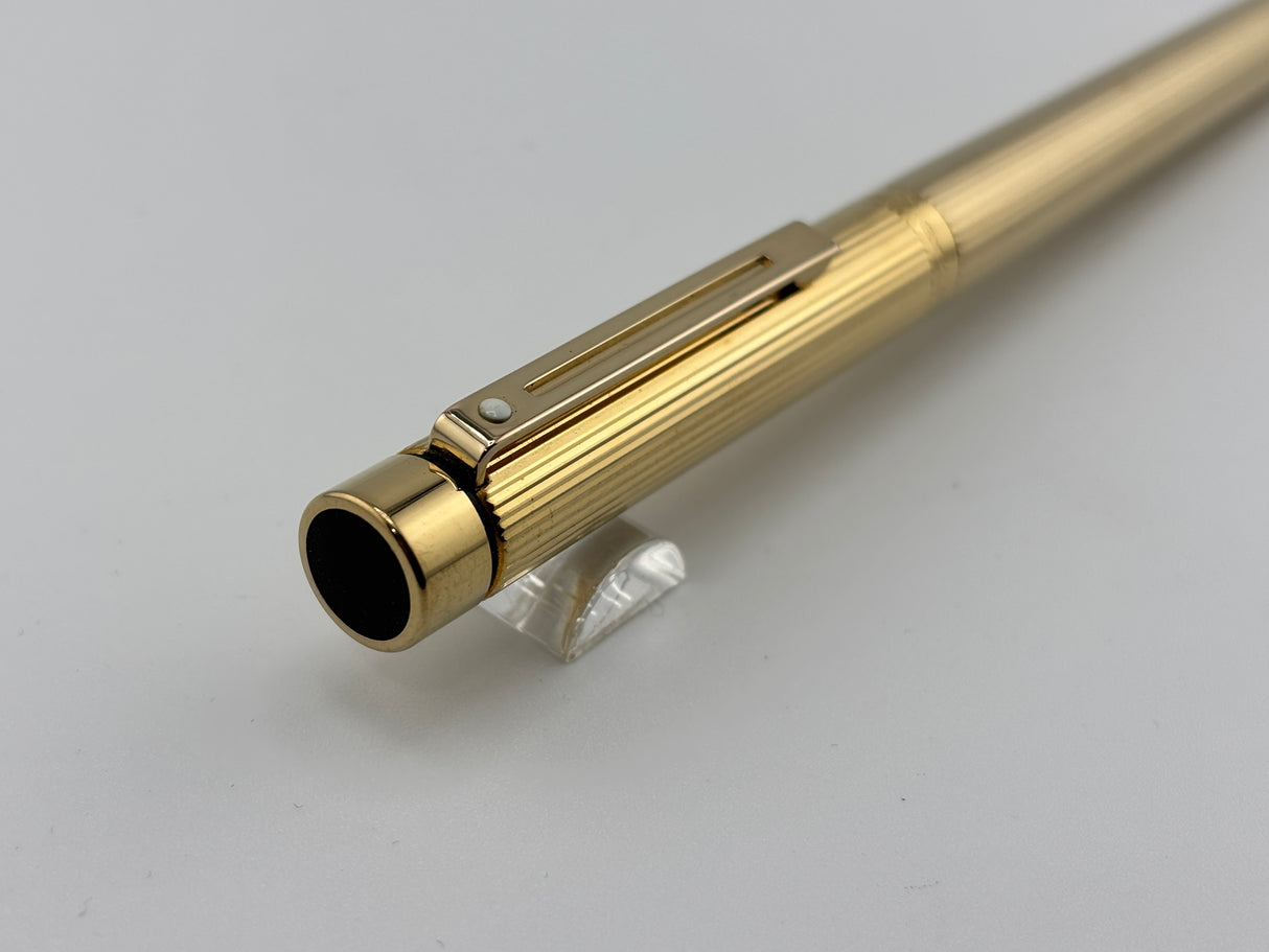 Sheaffer Full-Size Targa Gold-Plated Fluted Fountain Pen - Medium 14kt Gold Nib