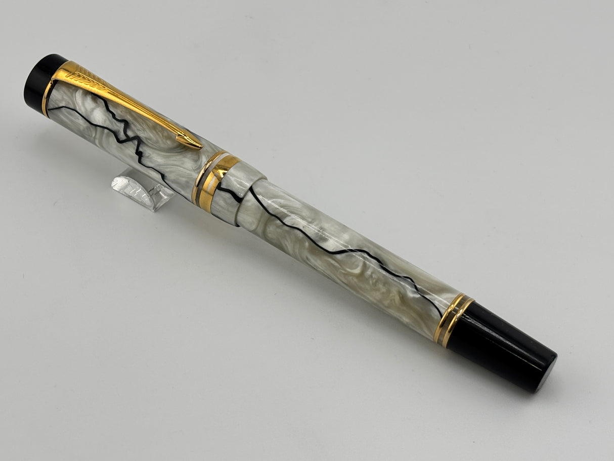 Parker Duofold International (Standard Size) Pearl & Black Fountain Pen - Fine 18kt Gold Nib