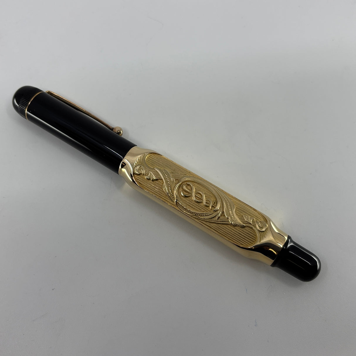 Omas " The Doctor Pen " Solid Gold 18K750 Fountain Pen - The grail for any Omas Collector !