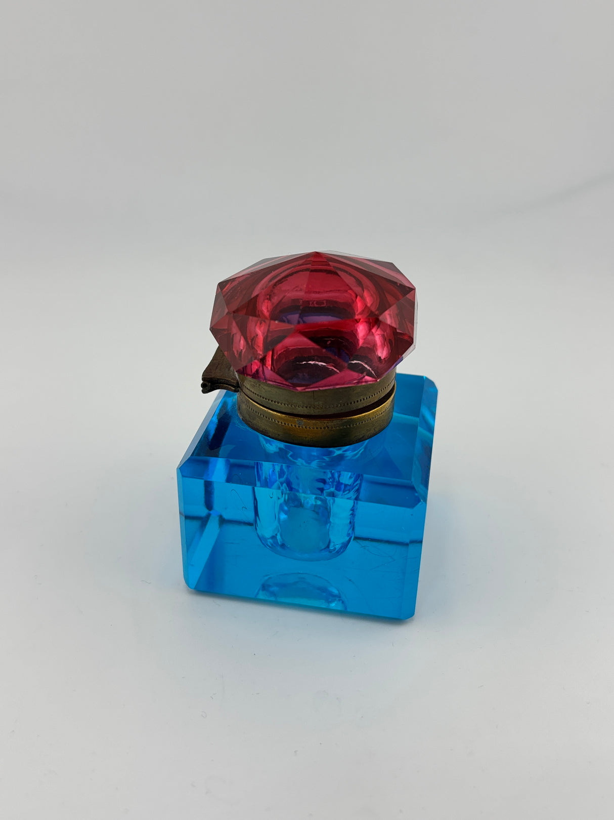 Inkwell Vintage circa 1930 excellent condition - Electric Blue Crystal red top