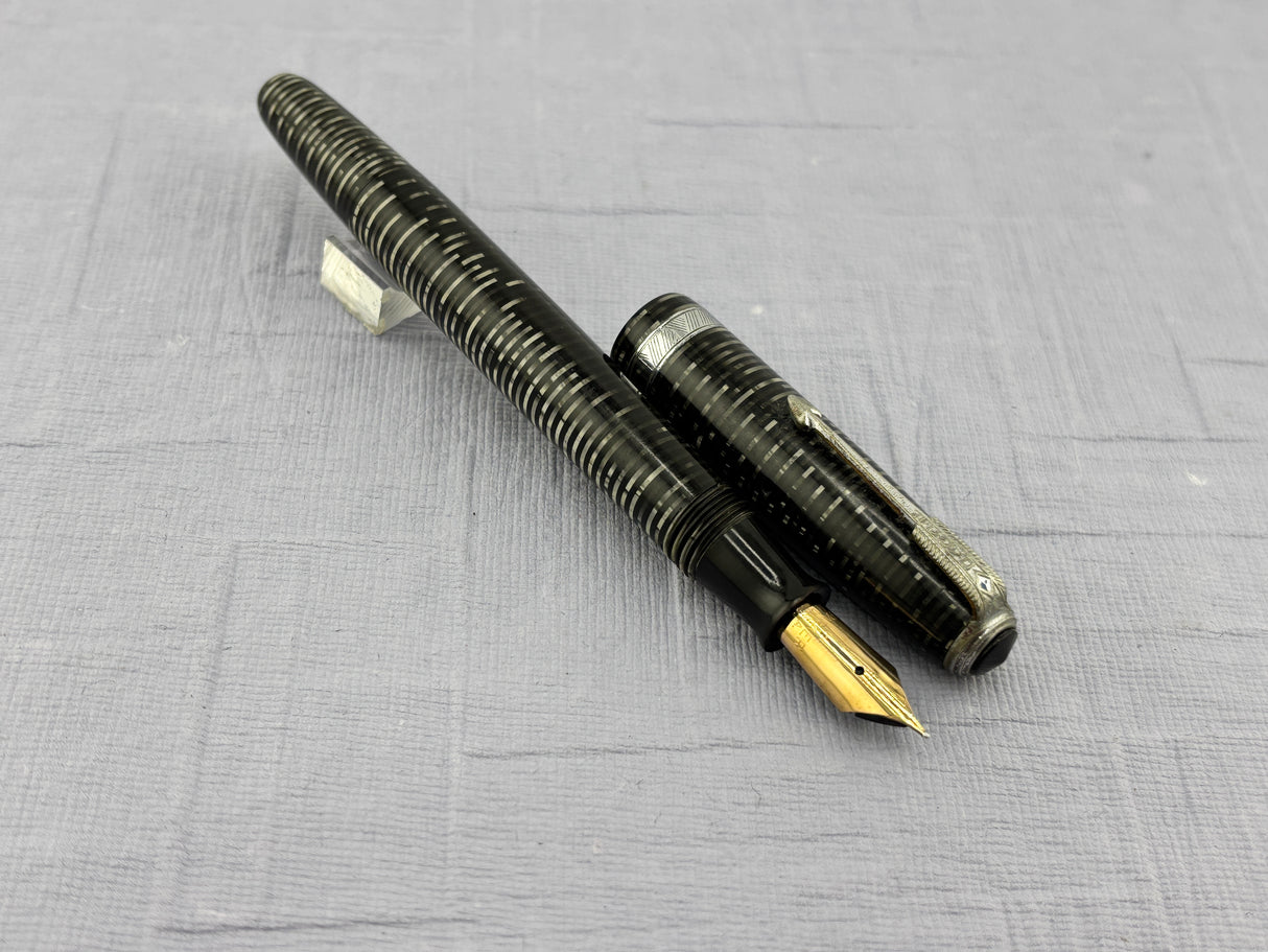 Parker Vacumatic regular size Grey Silver trim