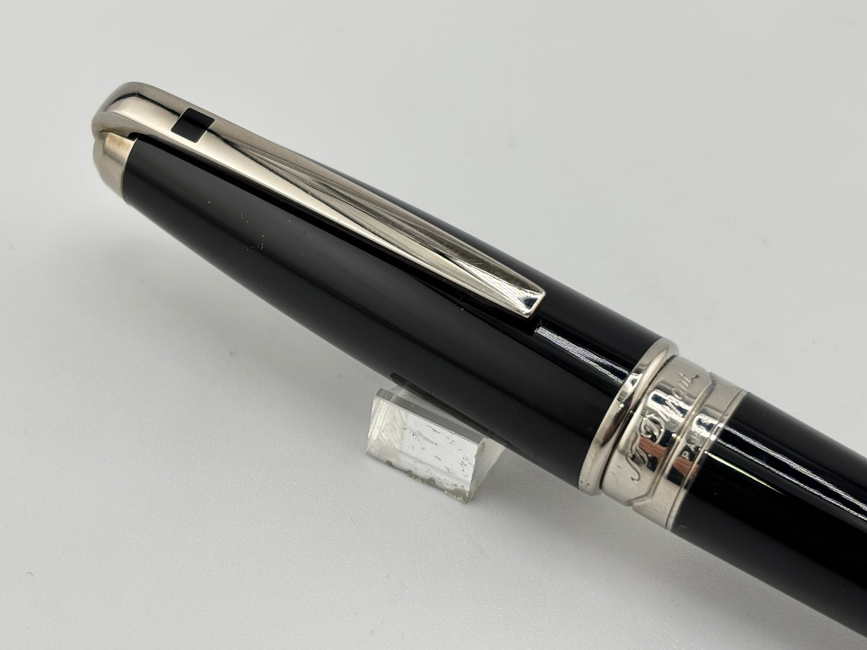 S.T. Dupont Orpheo Extra Large Black Laque de Chine  Fountain Pen  - Medium 18kt Gold Nib