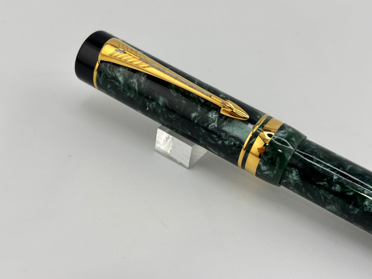 Parker Duofold Centennial Marbled Green  Fountain Pen (Circa 1990) - Medium 18kt Gold Nib