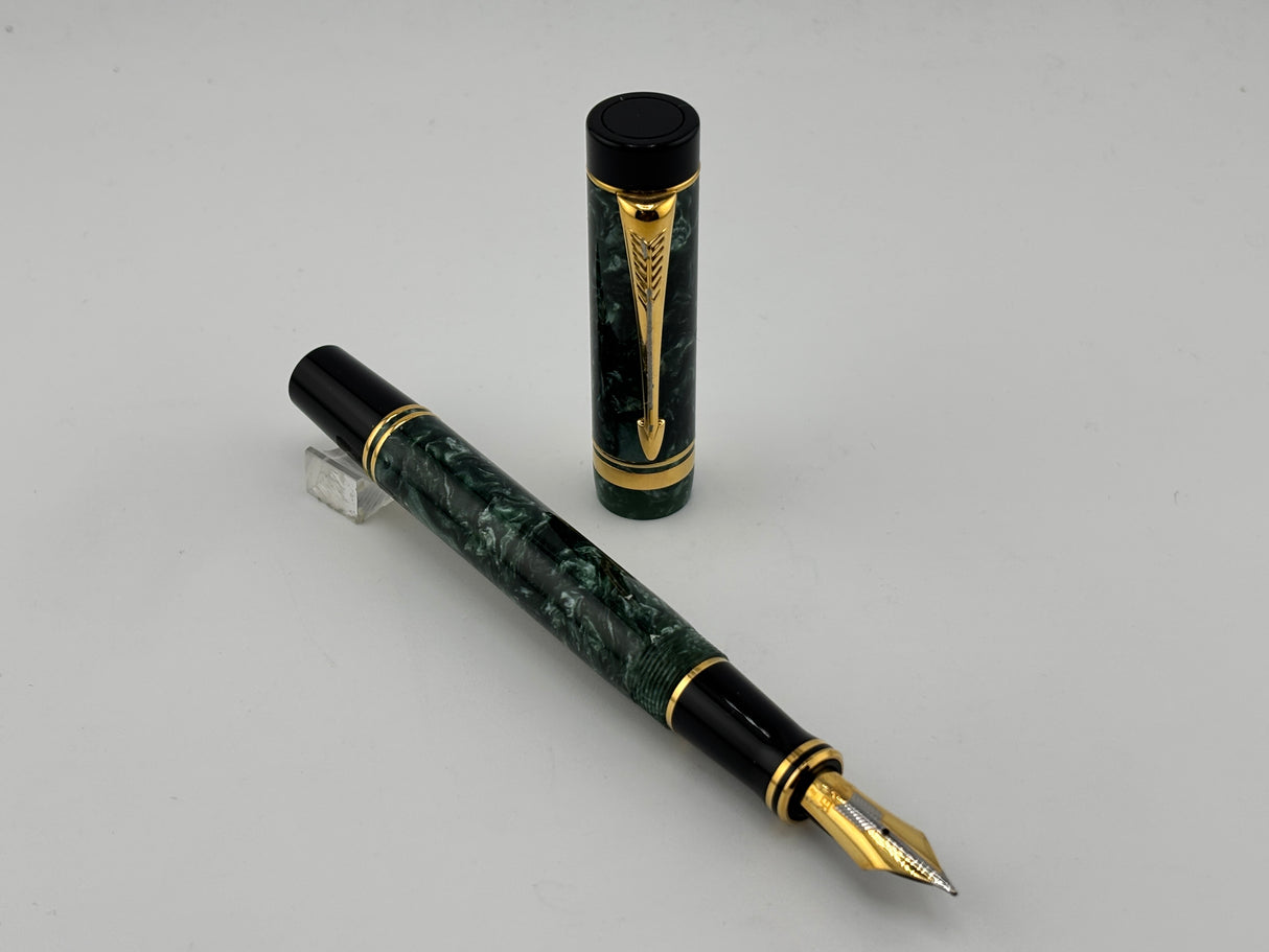 Parker Duofold Centennial Marbled Green  Fountain Pen (Circa 1990) - Medium 18kt Gold Nib