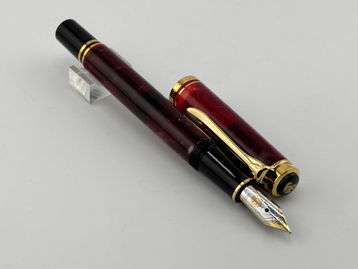 Pelikan M300  Marbled Burgundy Fountain Pen (Circa 2002) - Medium 14kt Gold Nib