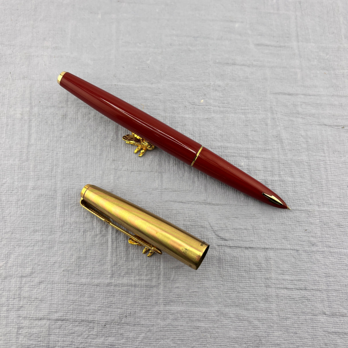 Parker 61 Set - Rage Red Rainbow Gold-Filled Cap USA - Fountain Pen and Pencil