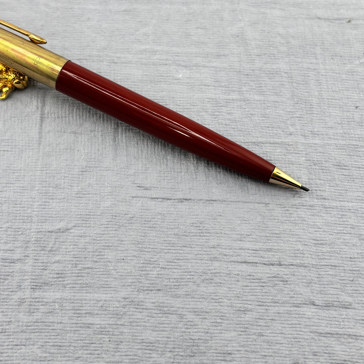 Parker 61 Set - Rage Red Rainbow Gold-Filled Cap USA - Fountain Pen and Pencil