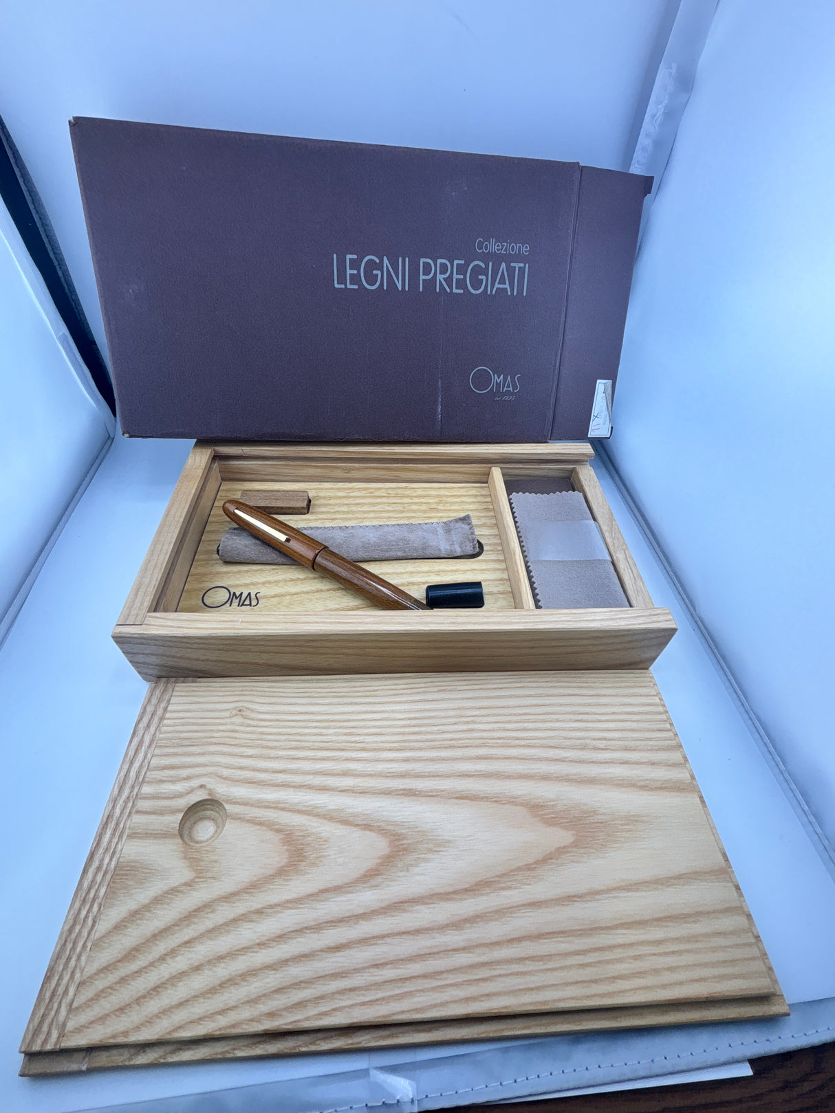 OMAS Precious Lignum Vitae Wood Ogiva Fountain Pen - Medium 18kt Gold Nib