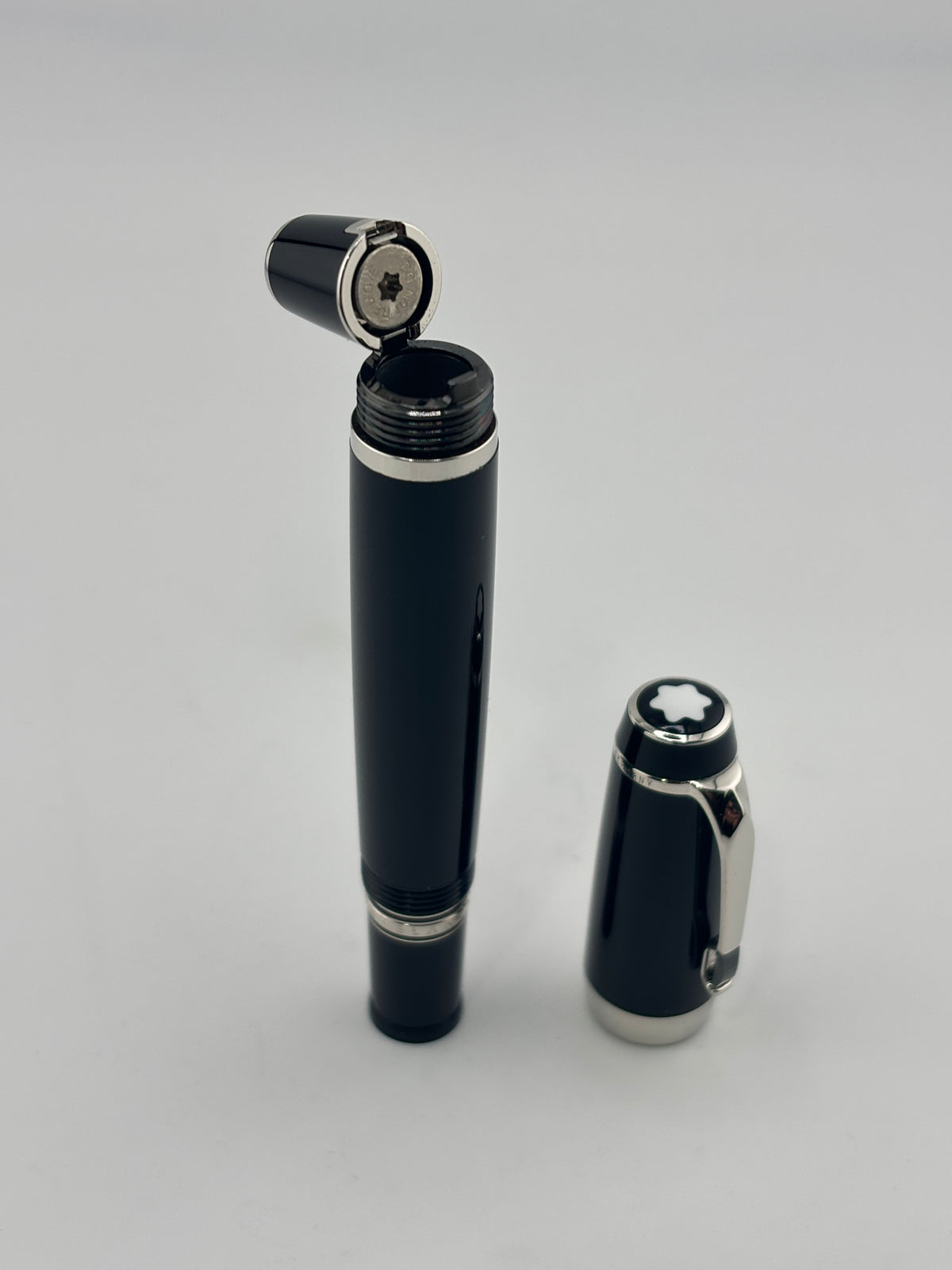 Montblanc Boheme  Black Resin Retractable Nib Fountain Pen -  Medium 18kt Gold Nib