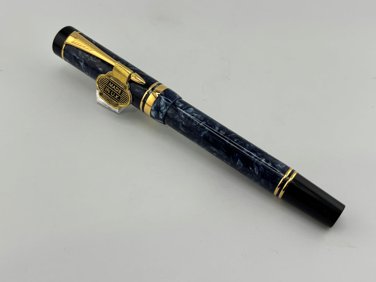 Parker International Duofold Blue Marble Fountain Pen - Fine 18kt Gold Nib
