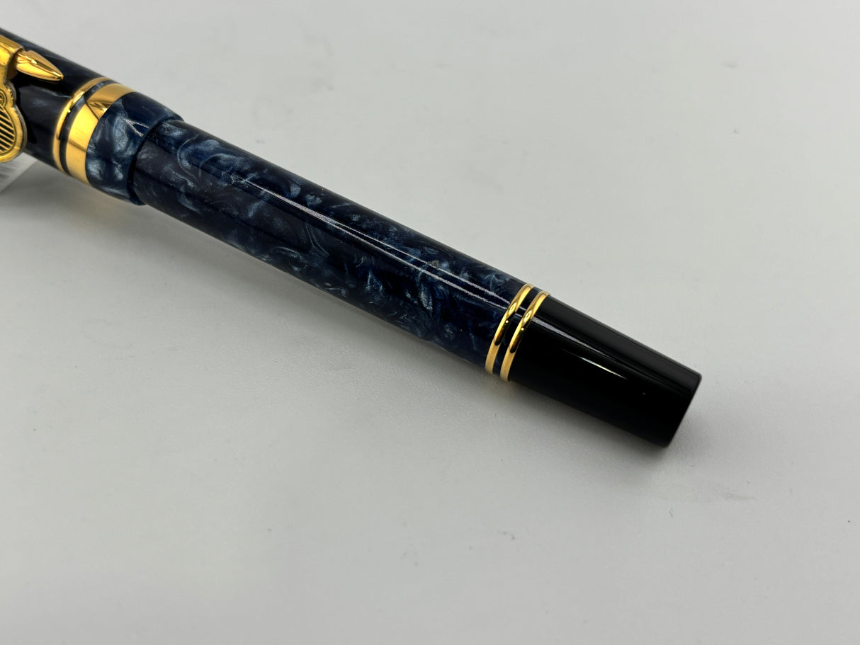 Parker International Duofold Blue Marble Fountain Pen - Fine 18kt Gold Nib