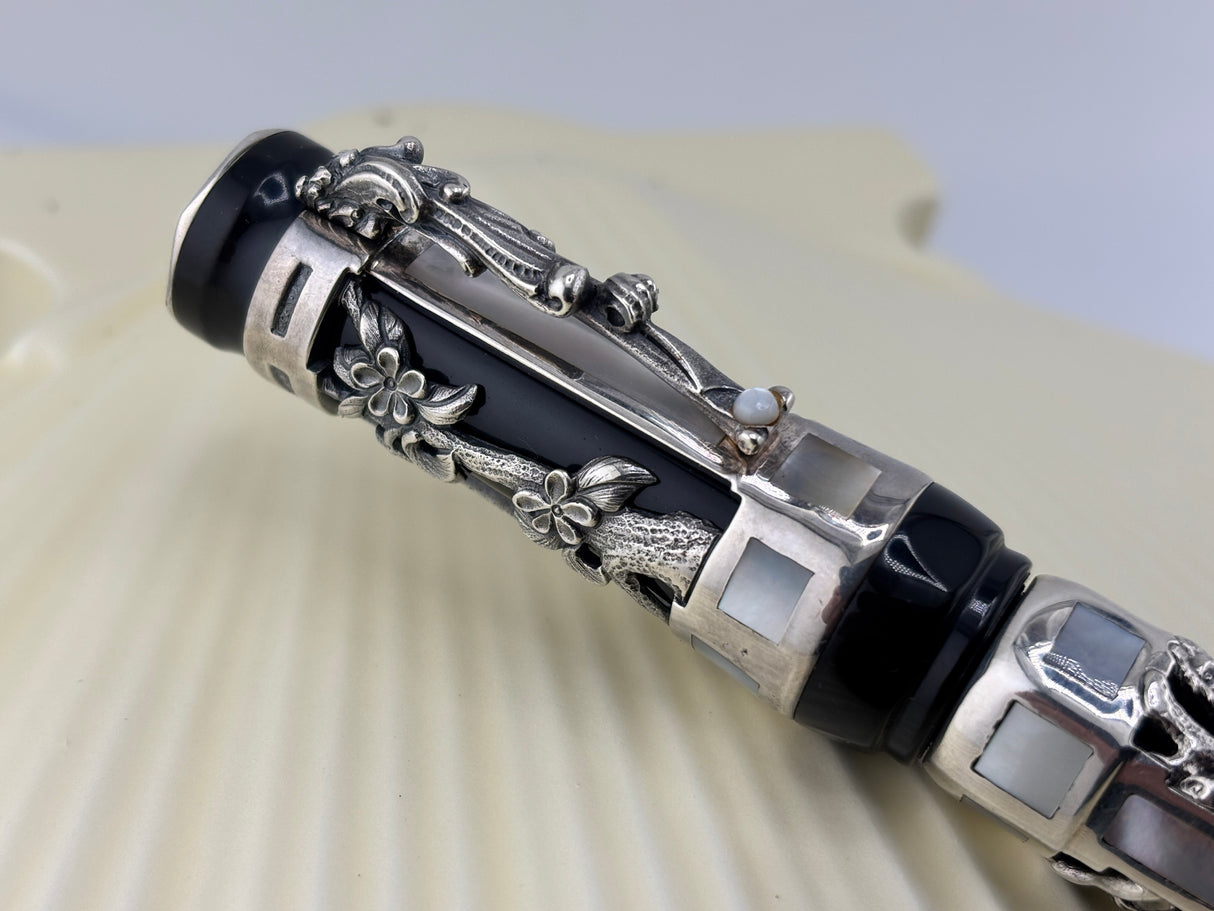 Montegrappa Aphrodite  Limited Edition Fountain Pen (1997) - A Masterpiece! - Medium 18kt Gold Nib