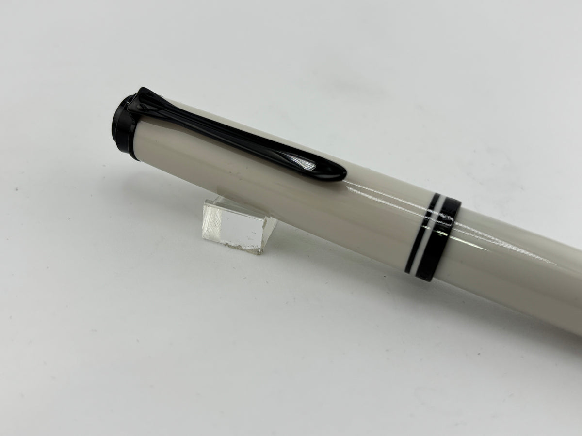 Pelikan Special Edition M670 Warm Grey Fountain Pen - Medium 14kt Gold Nib