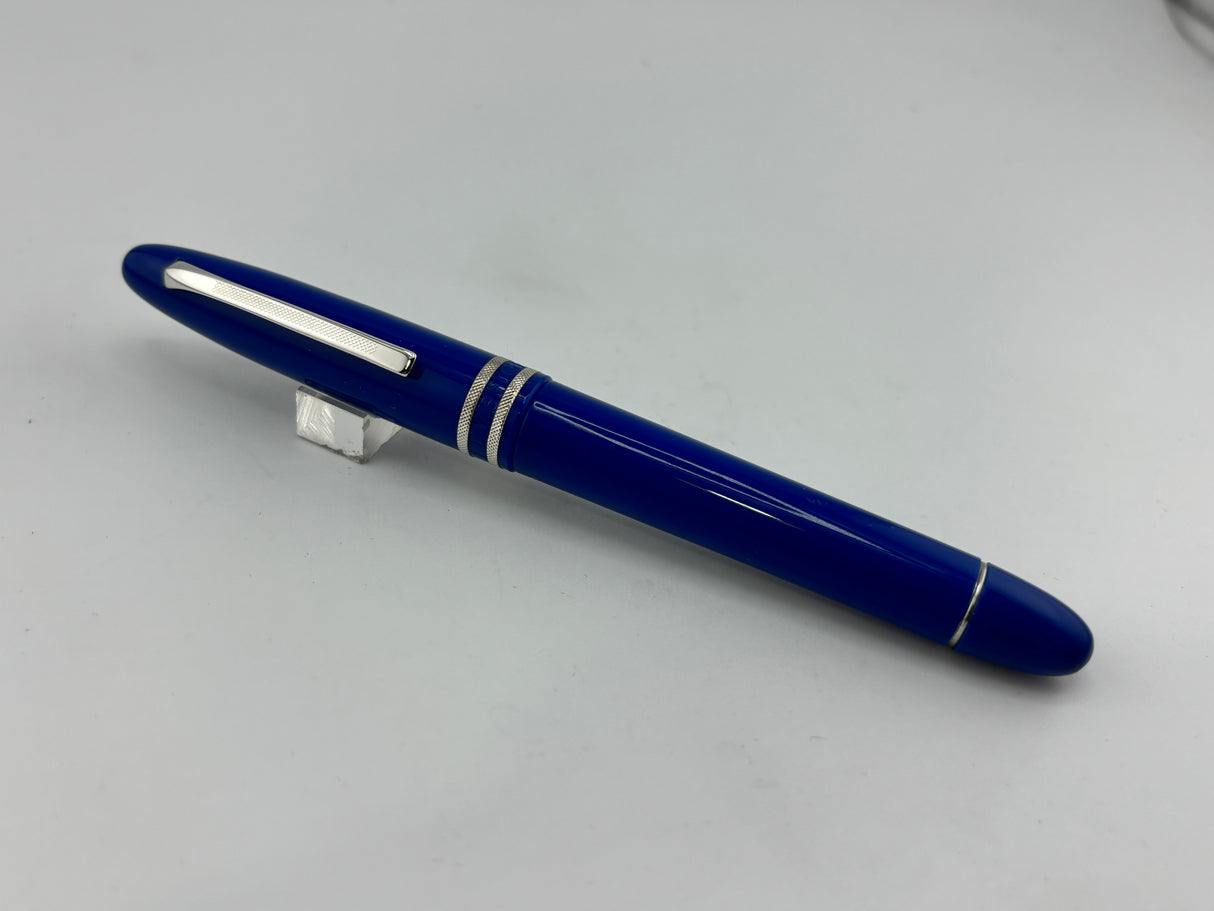 Omas for Levenger Ogiva "Bleu de France" Fountain Pen - Flexible Fine 14kt Gold Nib