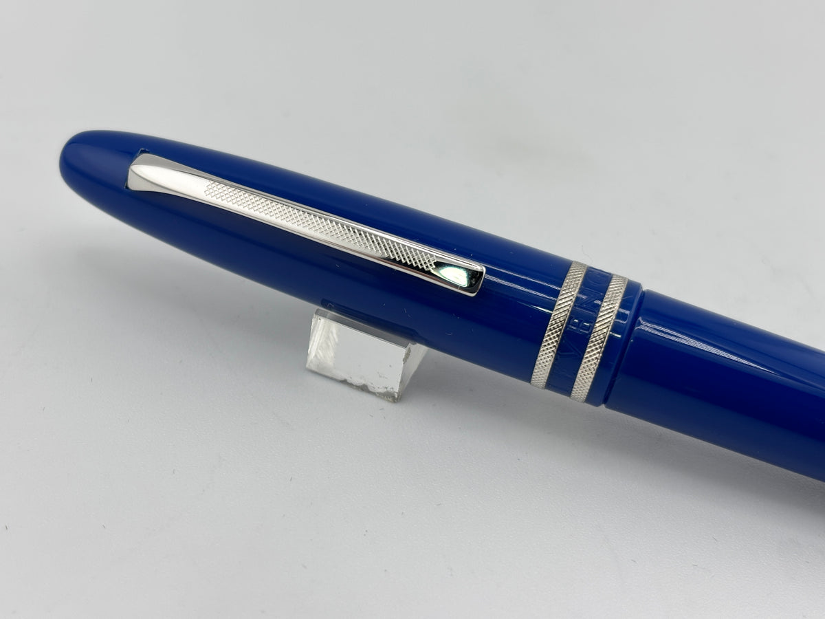 Omas for Levenger Ogiva "Bleu de France" Fountain Pen - Flexible Fine 14kt Gold Nib
