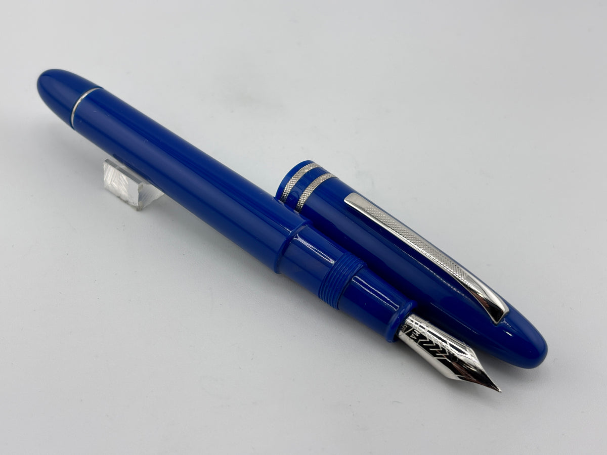 Omas for Levenger Ogiva "Bleu de France" Fountain Pen - Flexible Fine 14kt Gold Nib