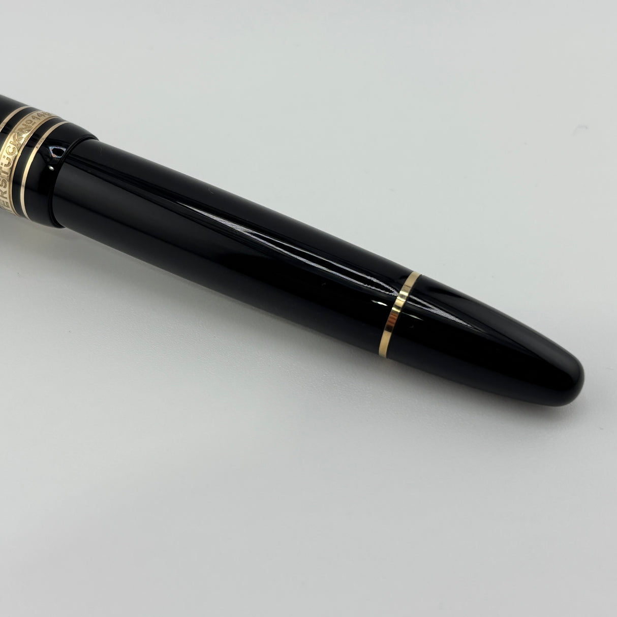 Montblanc Black Resin Meisterstuck #146 LeGrand Fountain Pen - Fine 14kt Gold  Nib