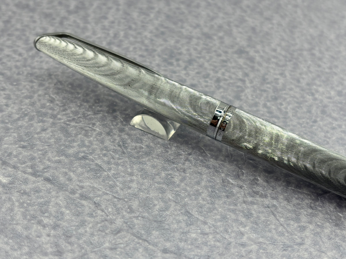 Waterman CF MOIRE Silver fill Pattern with FINE 18k nib- New converter included - Fountain Pen (Copy)