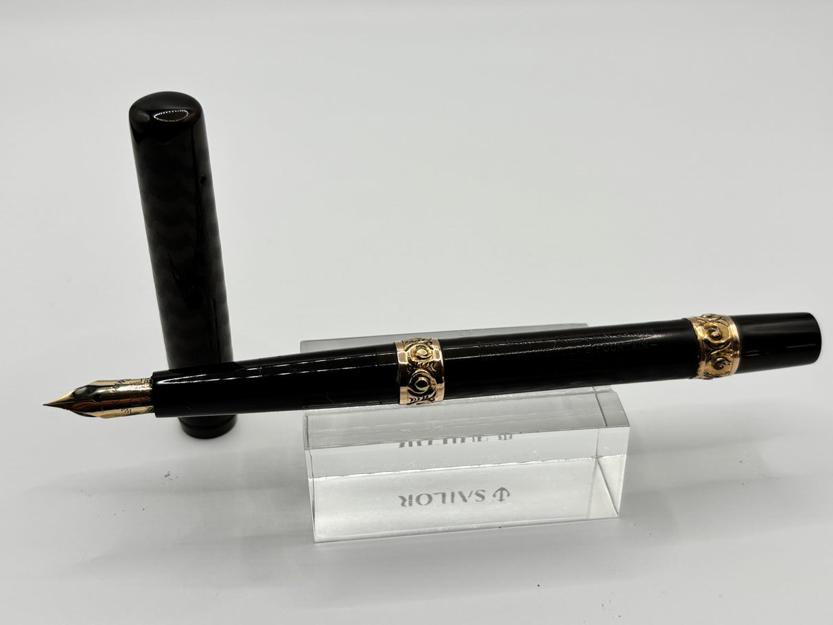 Waterman 13  Black chased Slip Cap 2 bands on barrel - Eye dropper filling system