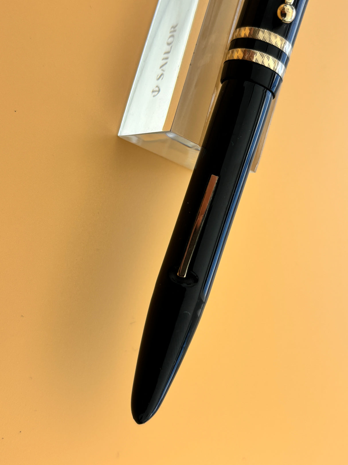 Sheaffer Balance Lifetime  Black  Uncommon Double Band cap - Fountain Pen