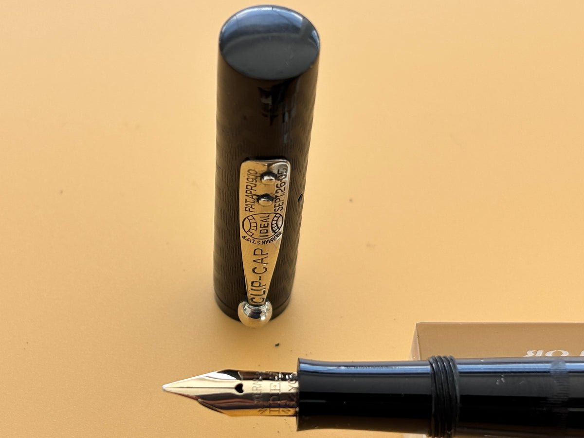 Waterman 42 1/2 Vest Pocket Black chased - Eye dropper filling system