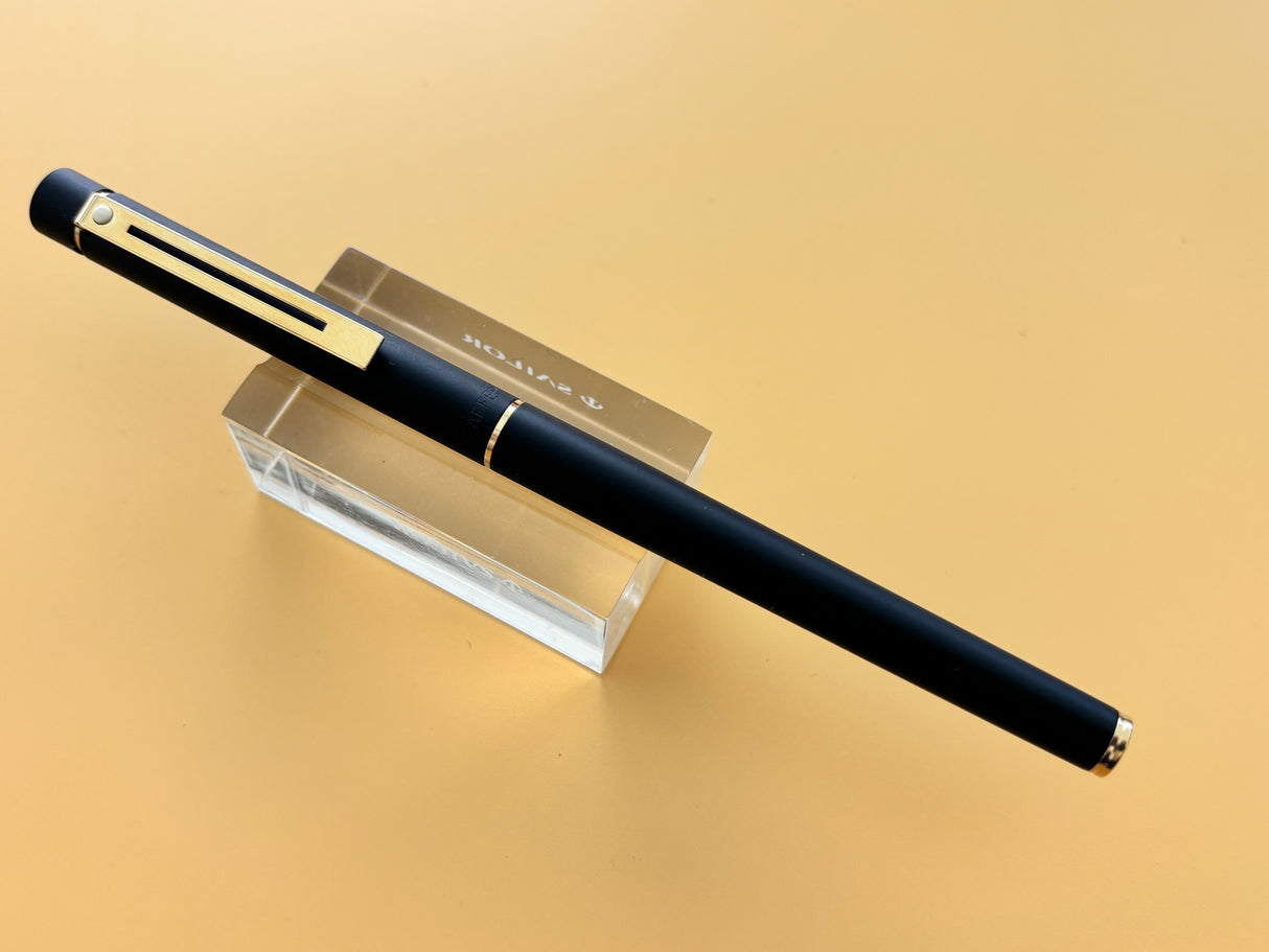 Sheaffer Targa Slim Black Matte  circa 1995 New condition and boxed  - Fountain Pen