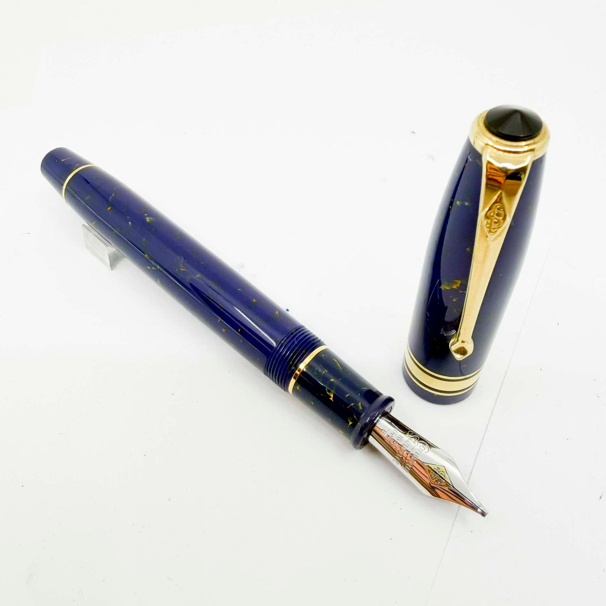 Conway Stewart 100 Sapphire Blue with Gold Flecks  Fountain Pen - Double Broad 18kt Gold Nib