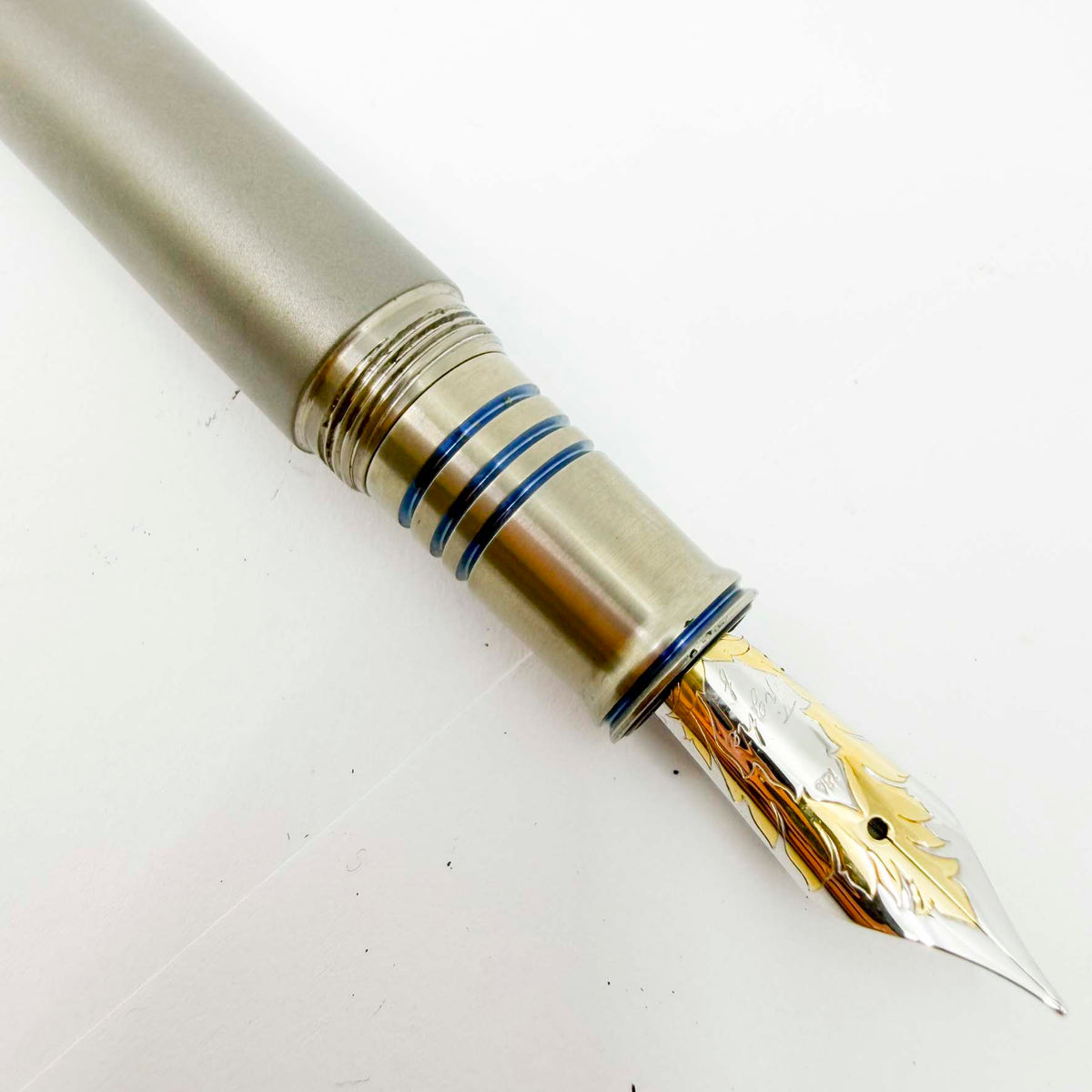 Grayson Tighe Titanium Limited Edition Fountain Pen - Fine Tighe 18kt Gold Nib (2005) - RARE & VERY DESIRABLE!!