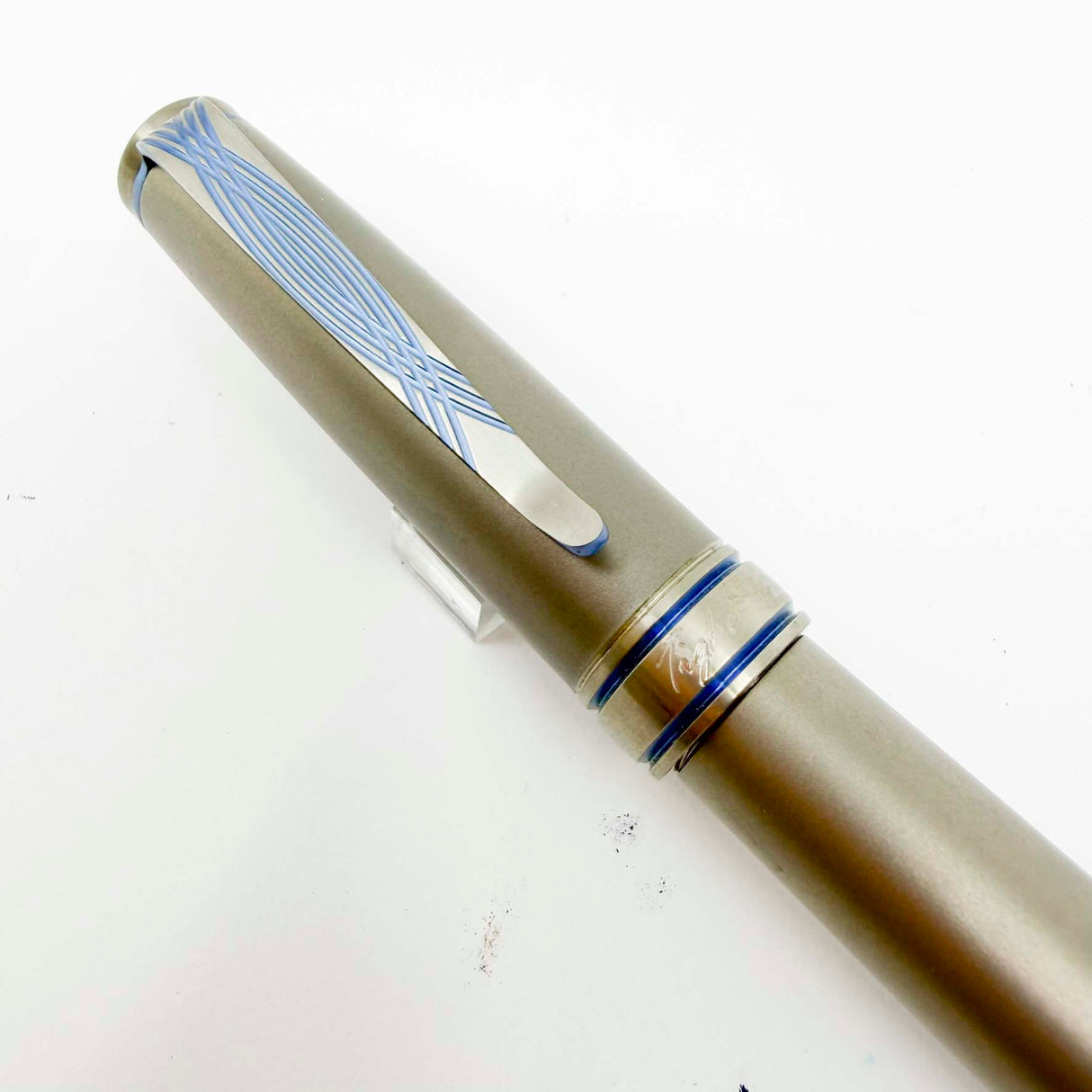 Grayson Tighe Titanium Limited Edition Fountain Pen - Fine Tighe 18kt Gold Nib (2005) - RARE & VERY DESIRABLE!!
