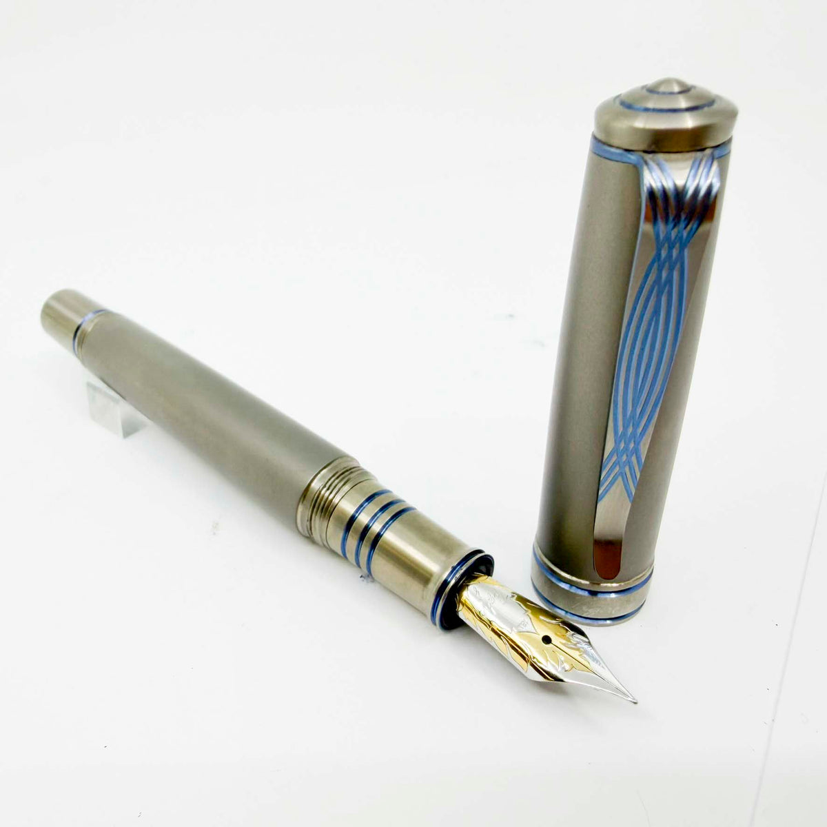 Grayson Tighe Titanium Limited Edition Fountain Pen - Fine Tighe 18kt Gold Nib (2005) - RARE & VERY DESIRABLE!!