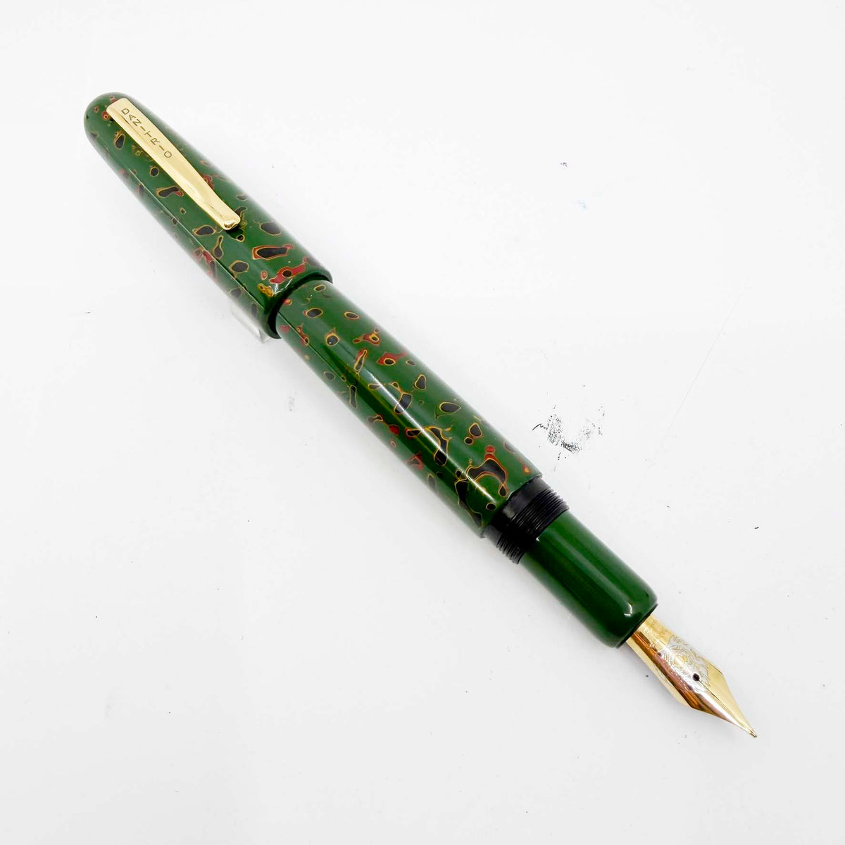 Danitrio Kara-Nuri Green (+Red/Black/Gold)  Urushi  Hand Painted Lacquer Over-Sized Fountain Pen  - Fine 18kt Gold Nib