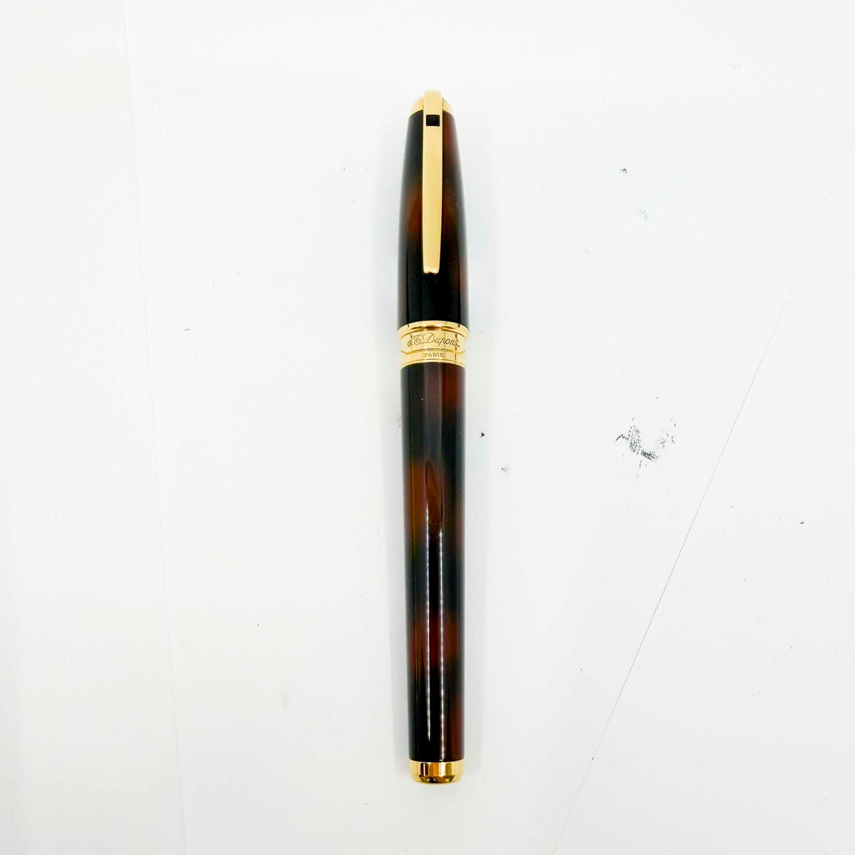 S.T. DuPont Large Orpheo Lacque Ecaille Fountain Pen - Marbled Black & Burnished Burgundy Laque - Medium 18kt Gold Nib