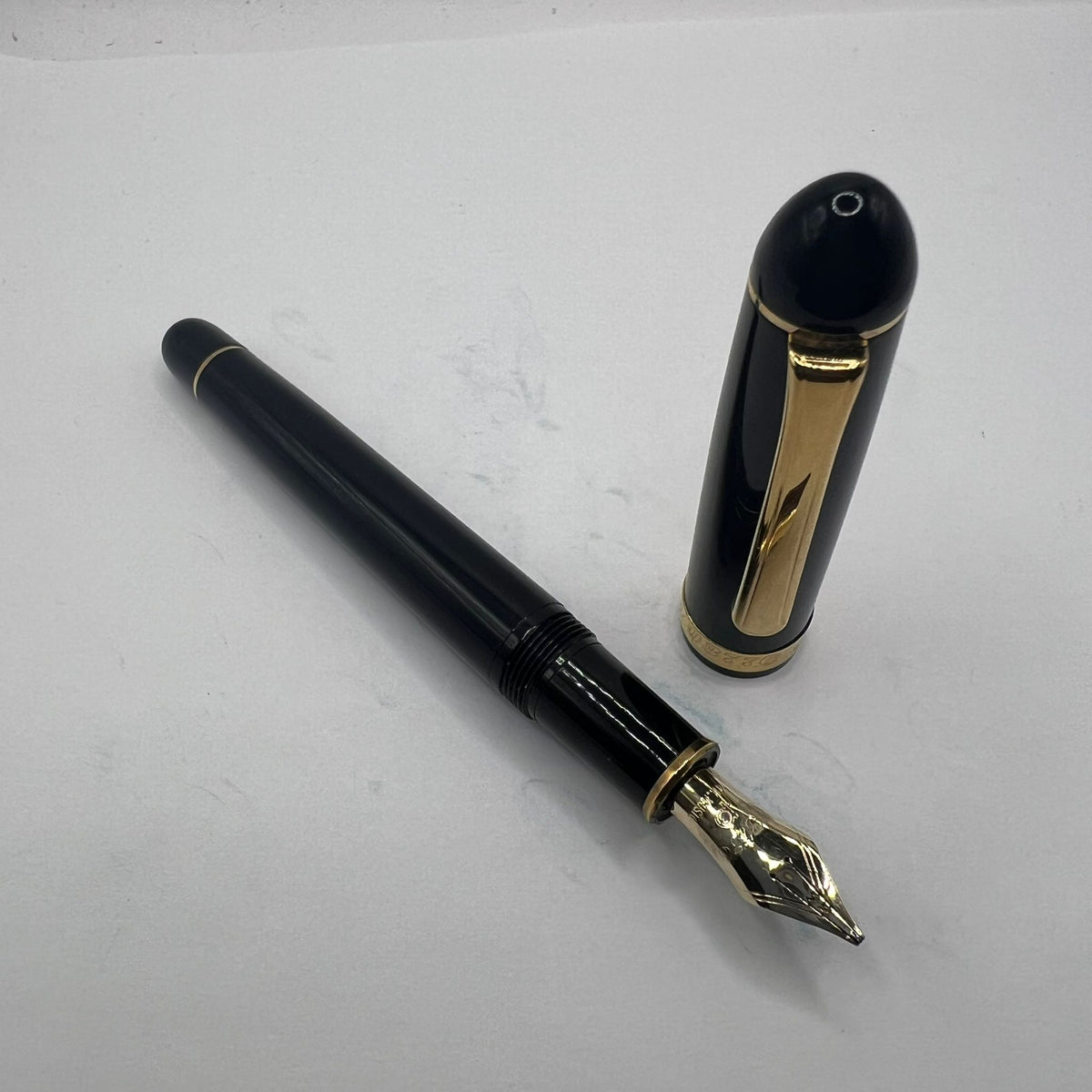 Platinum 3777 Black Gold trim Music Nib 14K - Fountain Pen