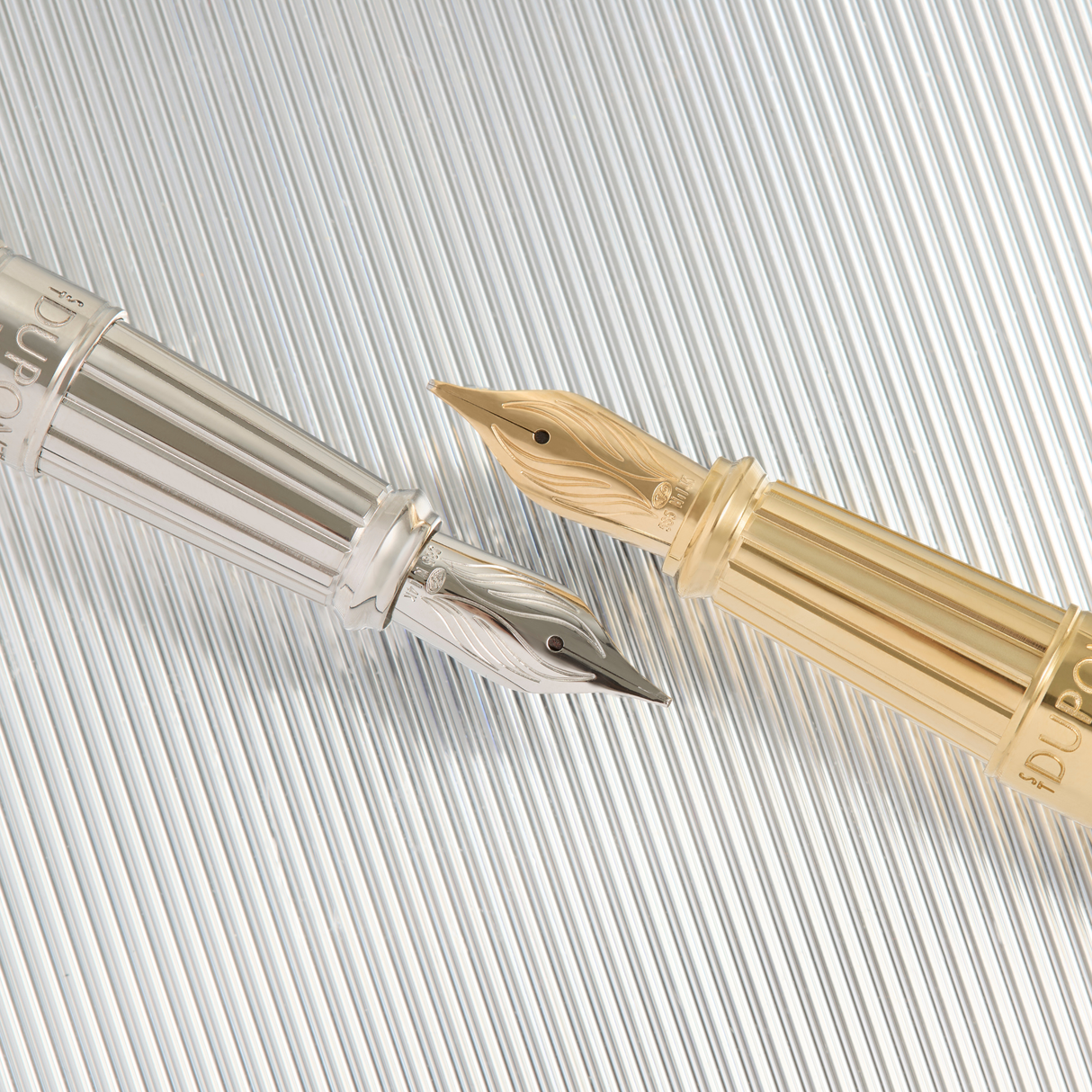 S.T. Dupont Line D Eternity x Richard Orlinski “Kong” Fountain Pen Collection
