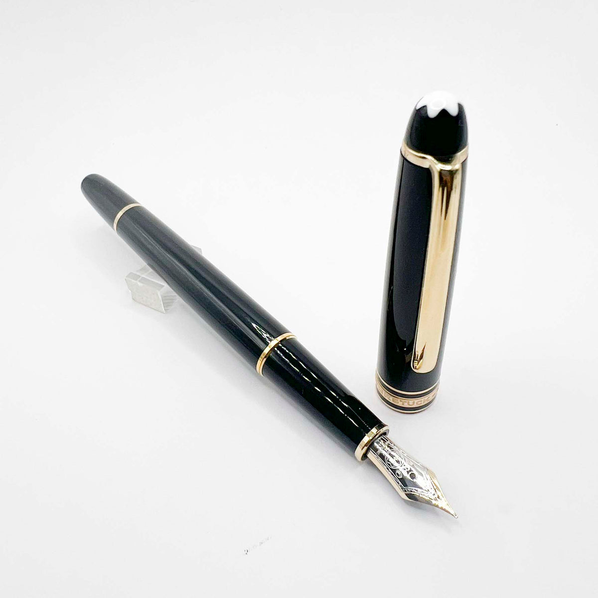 Montblanc Classique #144 Black Resin Fountain Pen  -  Fine  14kt Gold Nib