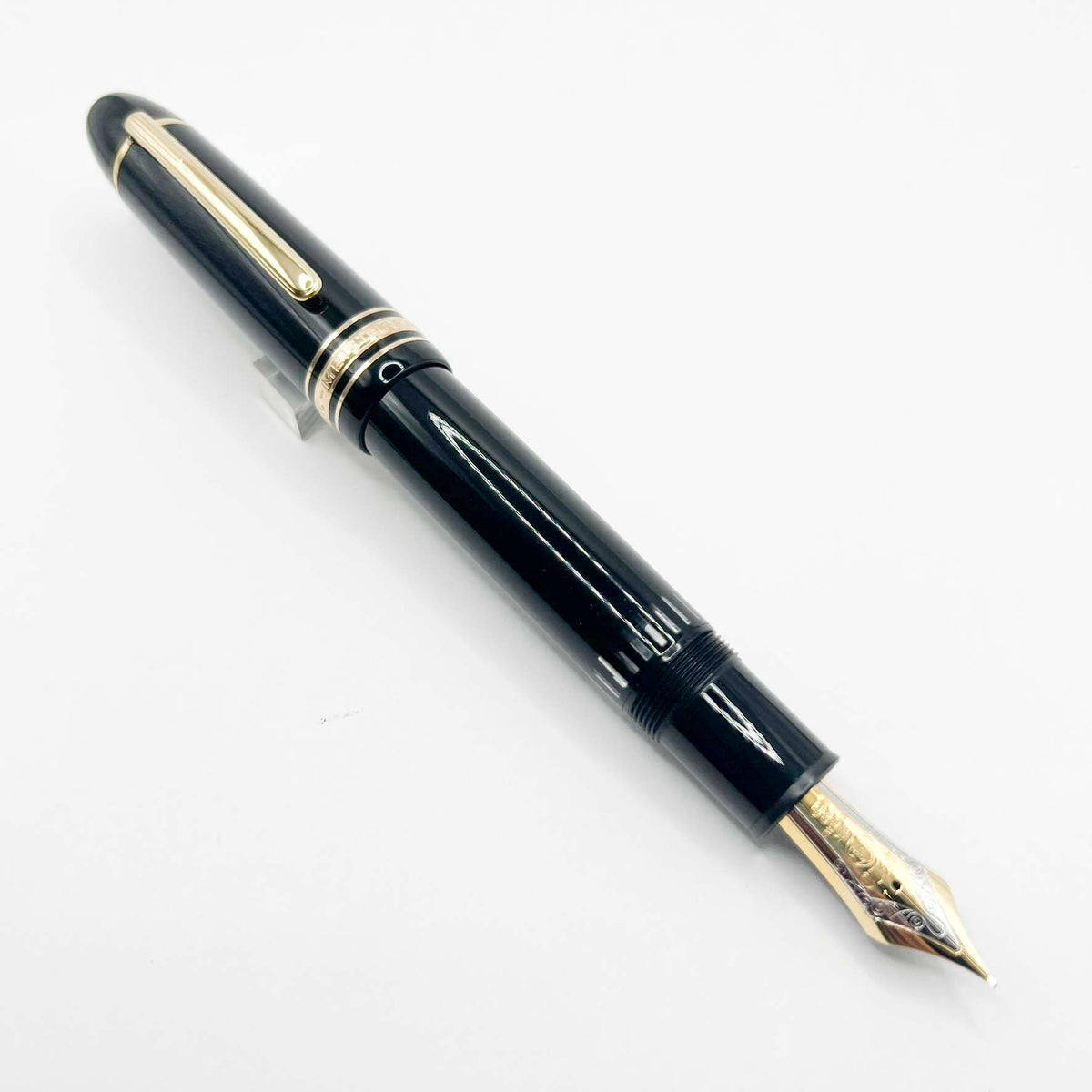 Montblanc Meisterstuck #149 (Largest) Fountain Pen   -   Extra Fine 18kt Gold Nib