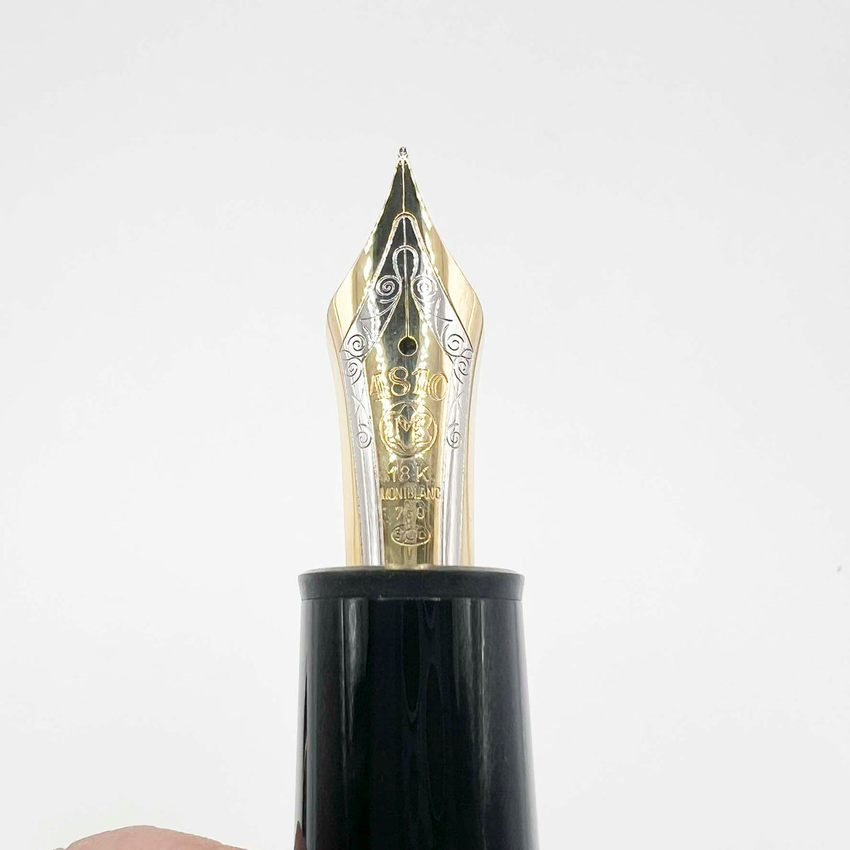 Montblanc Meisterstuck #149 (Largest) Fountain Pen   -   Extra Fine 18kt Gold Nib