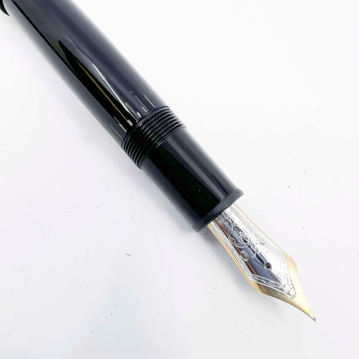 Montblanc Meisterstuck Black Resin #146 LeGrand Fountain Pen  - Extra Fine 14kt  Gold Nib