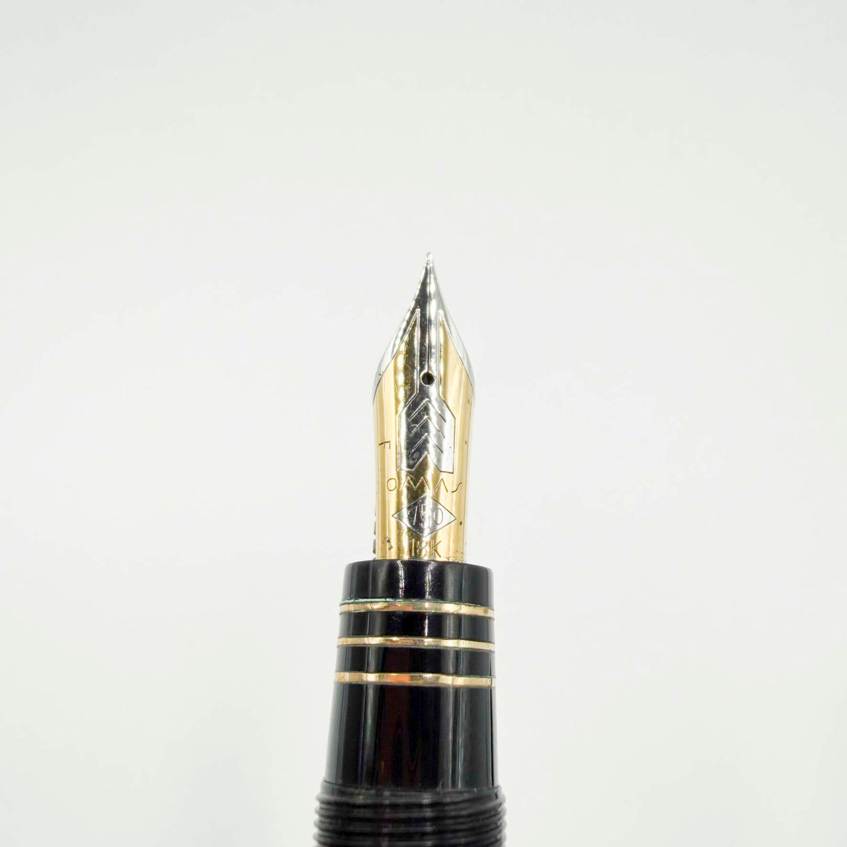 OMAS Ogiva  Museum of Modern Art New York Black Fountain Pen -  Fine 18kt Gold Nib
