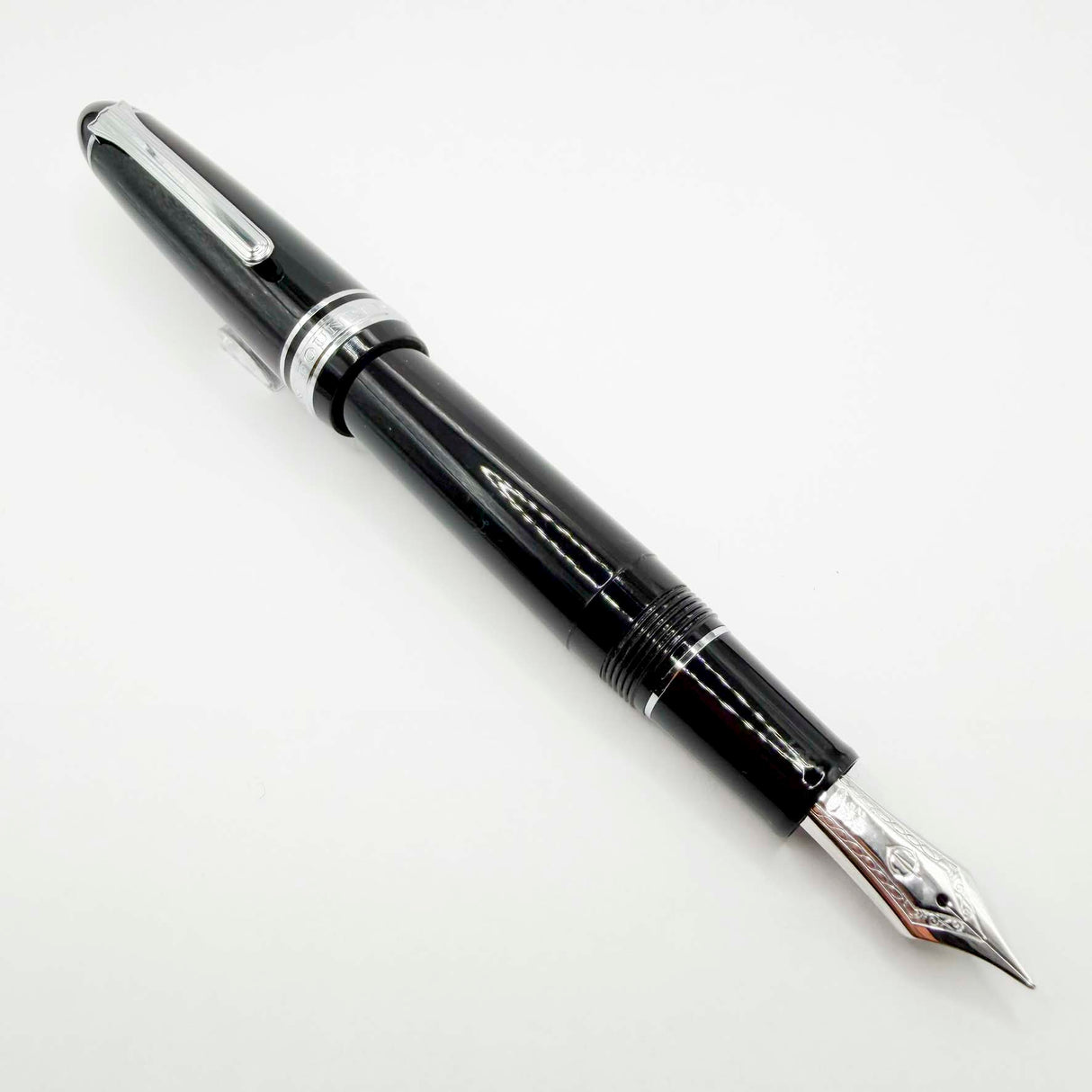 Sailor 1911L Large Black Fountain  Pen - Broad 21kt Gold Nib